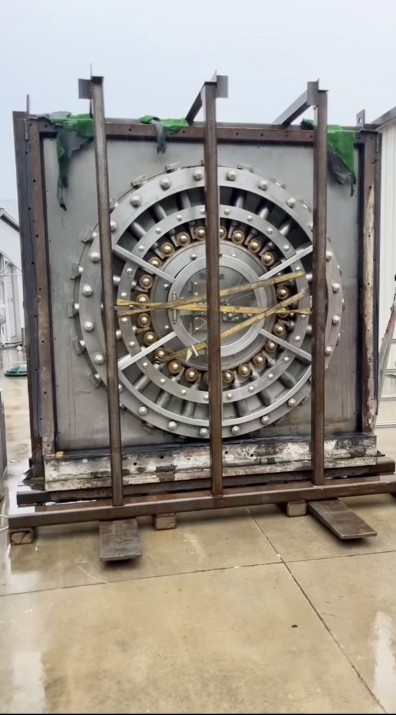 Read more about the article Transporting a Bank Vault Door Charlotte to Denver NC